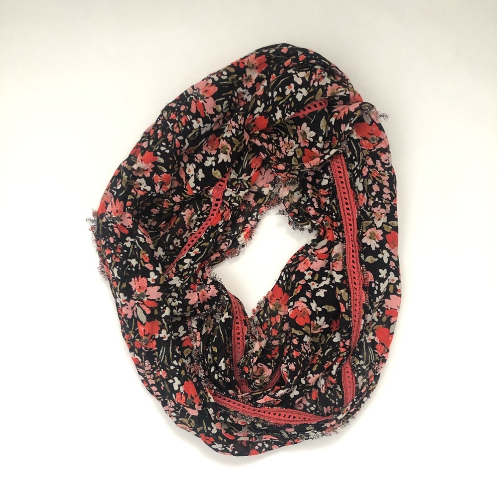 Scarf - Picture 5 of 6